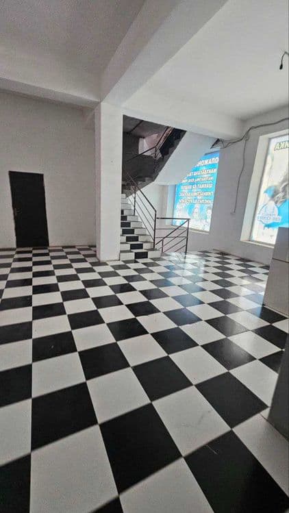 Nurafshon shahar markazi. 3 kavatli tayyor biznes markaz sotaman. — 2