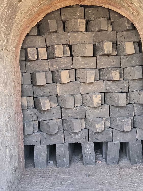 Ohangaron tumanida Toytepaga yaqin ishlayotgan g’isht zavodi sotiladi — 2