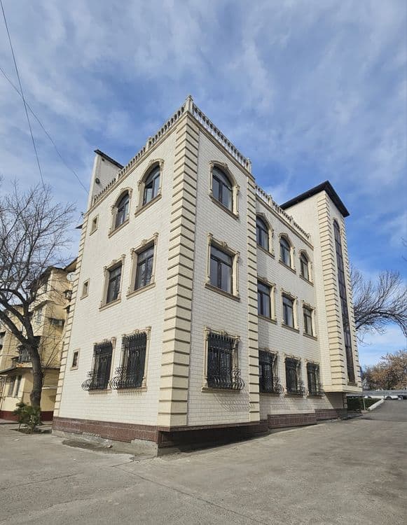 Продаётся отдельно стоящее здание. — 1