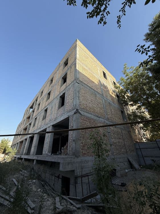 Продажа здания вдоль дороги 2305м2 Юнусабад первая линия Сайрам базар — 3