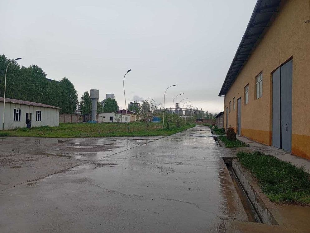 Продаётся комплекс под производство и склад, общая площадь 2,1 гектар — 2
