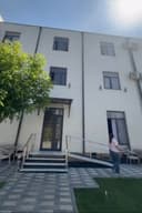 Продается действующий гостиница 4 соток 840 кв 3 этажей, 20 комната.
