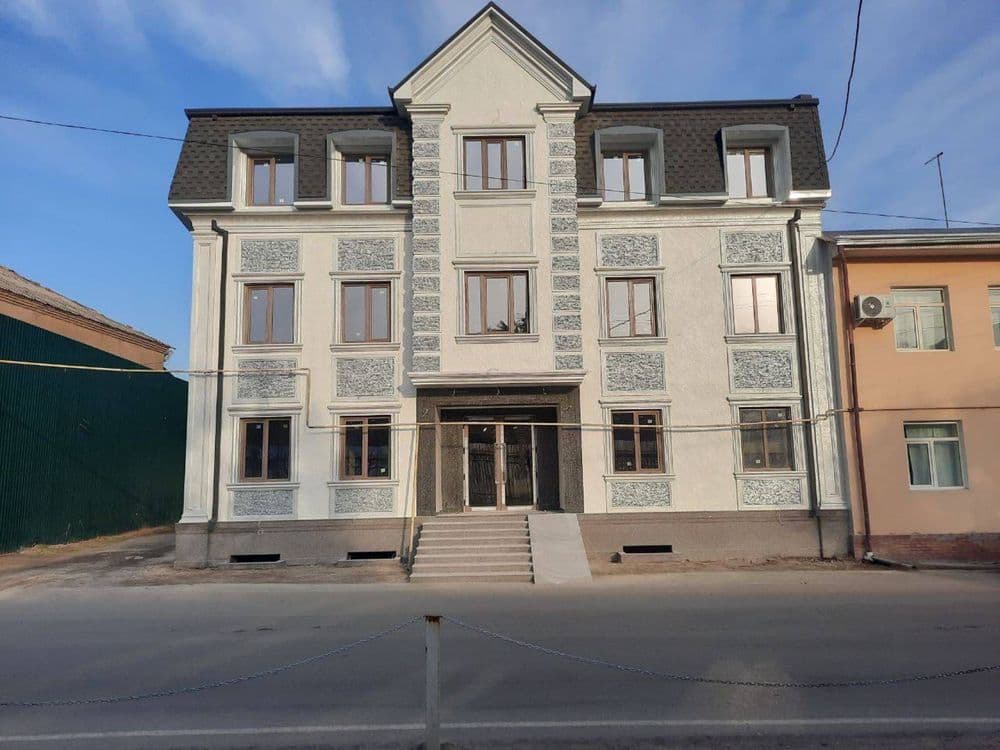 Яккасарой нежилой 5.сотих 1250кв 3.етаж — 3