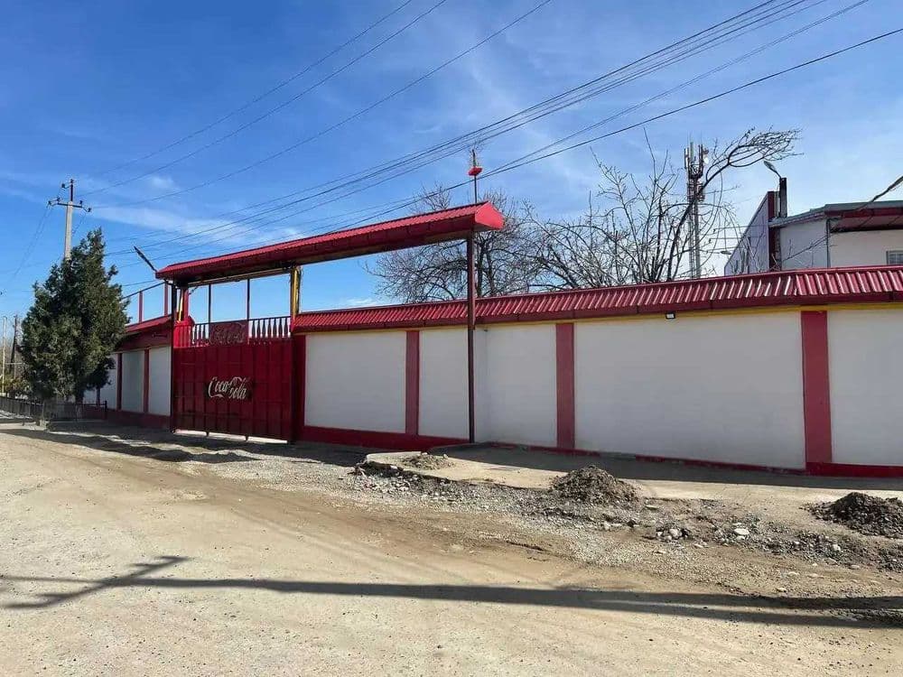 Таййор Coca-cola склади сотилади. 55 сотка/Назарбек. — 1