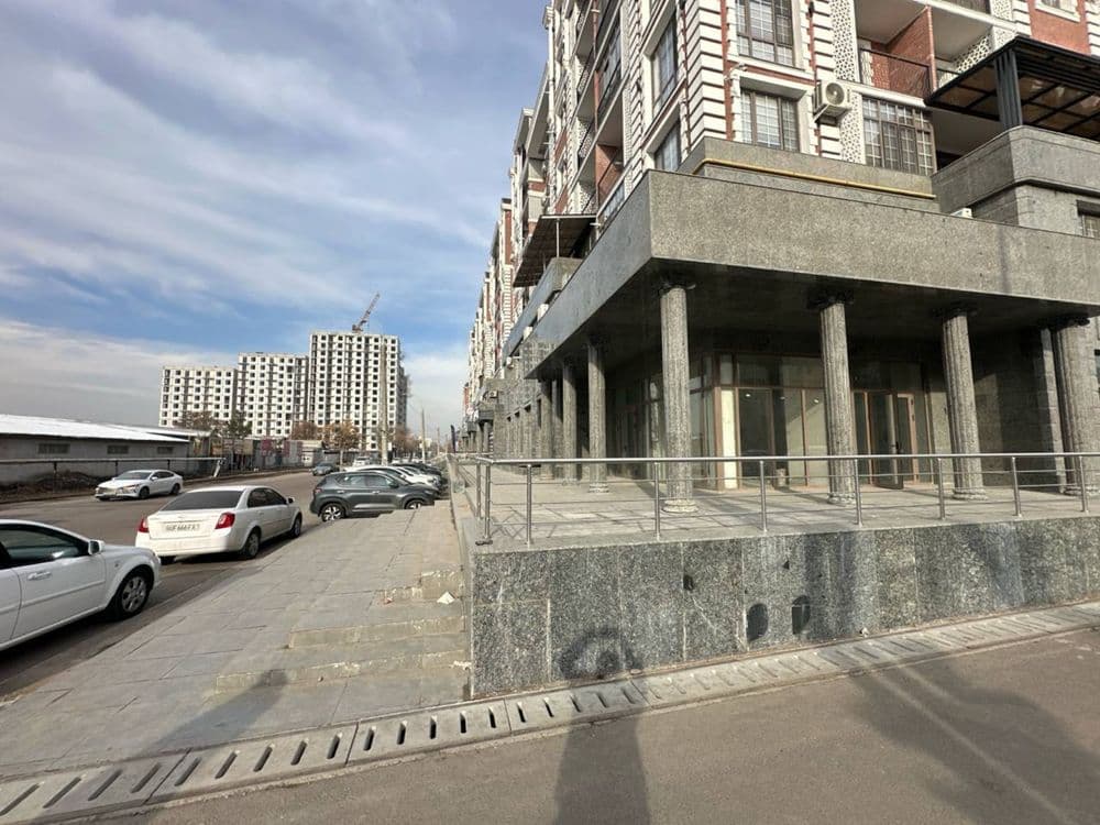 Продажа и аренда коммерческого помещения 950 м2 — 2