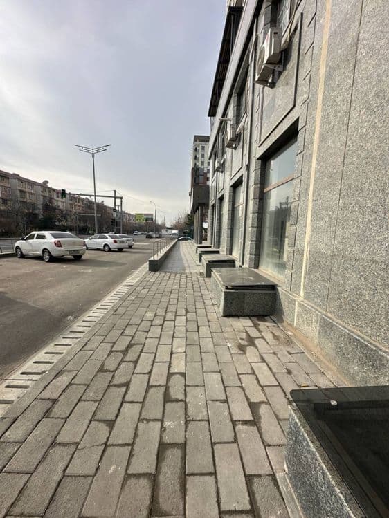 Продажа и аренда коммерческого помещения 950 м2 — 3