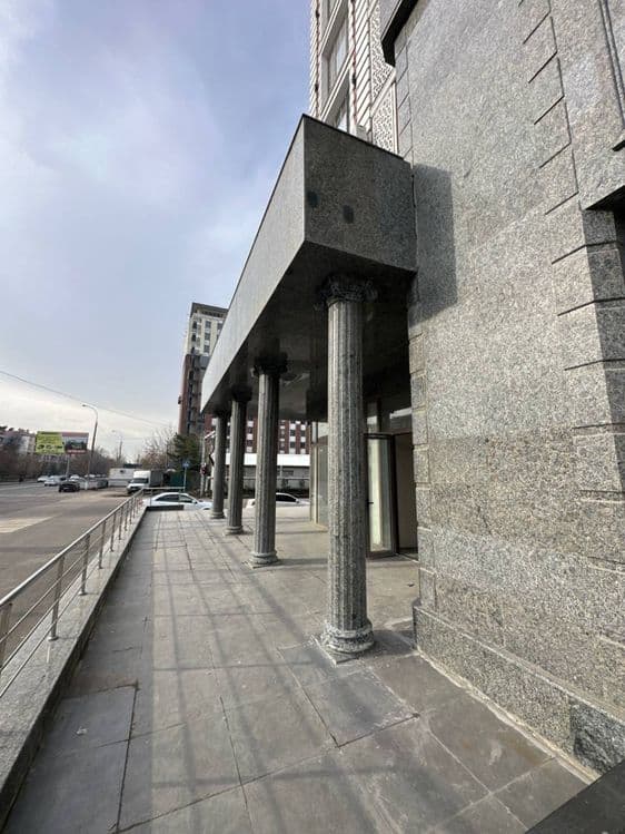 Продажа и аренда коммерческого помещения 950 м2 — 4