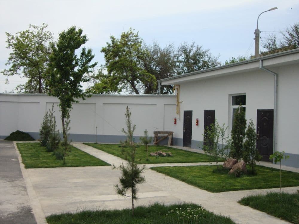 Срочно Продается склад 47 соток, Аэропорт — 8