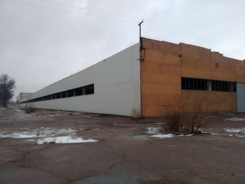 Продаётся Производственный Здание: — 1