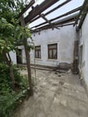 Продаётся ховли в старом городе.