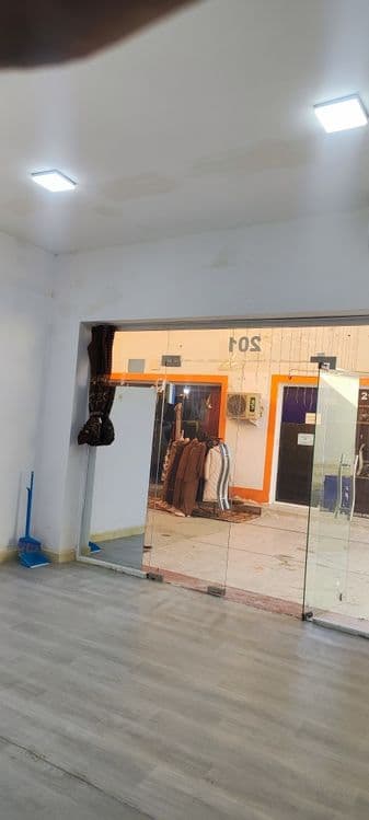 Продаётся или сдаётся в аренду магазин в новом Каганском базаре — 8