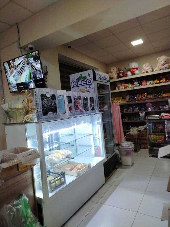Srochno dukon sotiladi podvali bilan narxi kelishiladi kelishiladi bir — 7