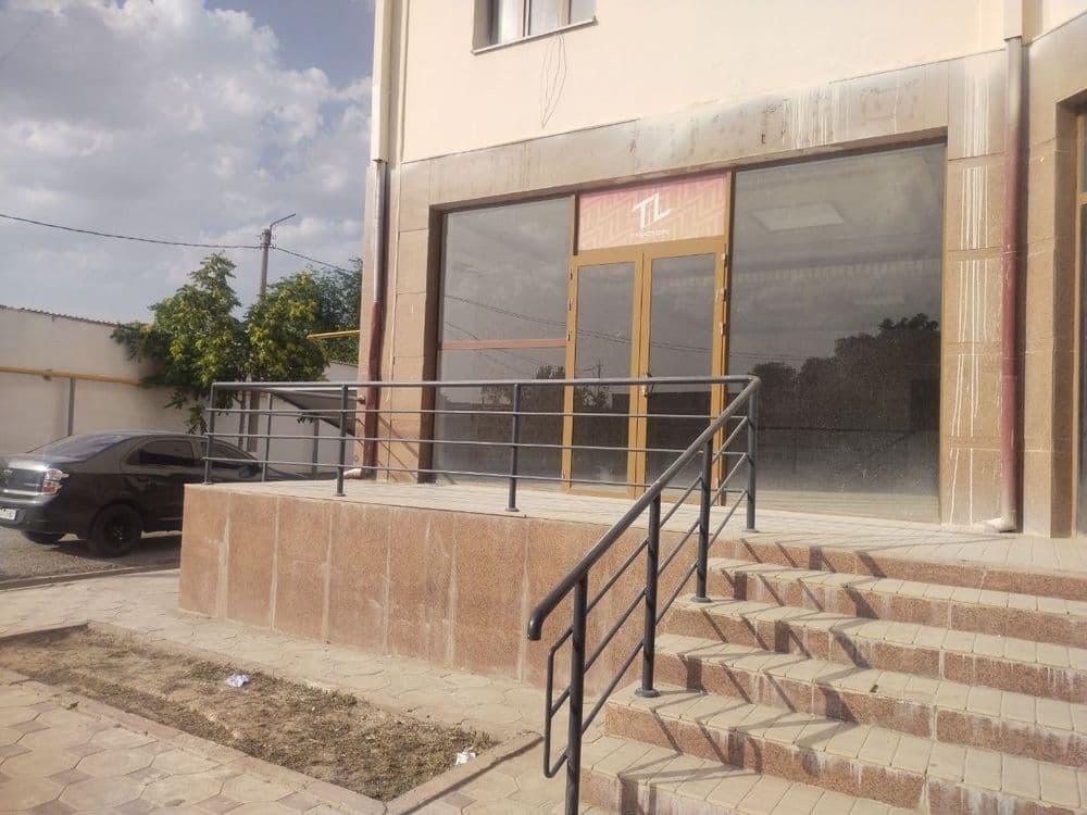 Savdo maydoni sotiladi, 1 kavvat yer tolasi bilan, — 1