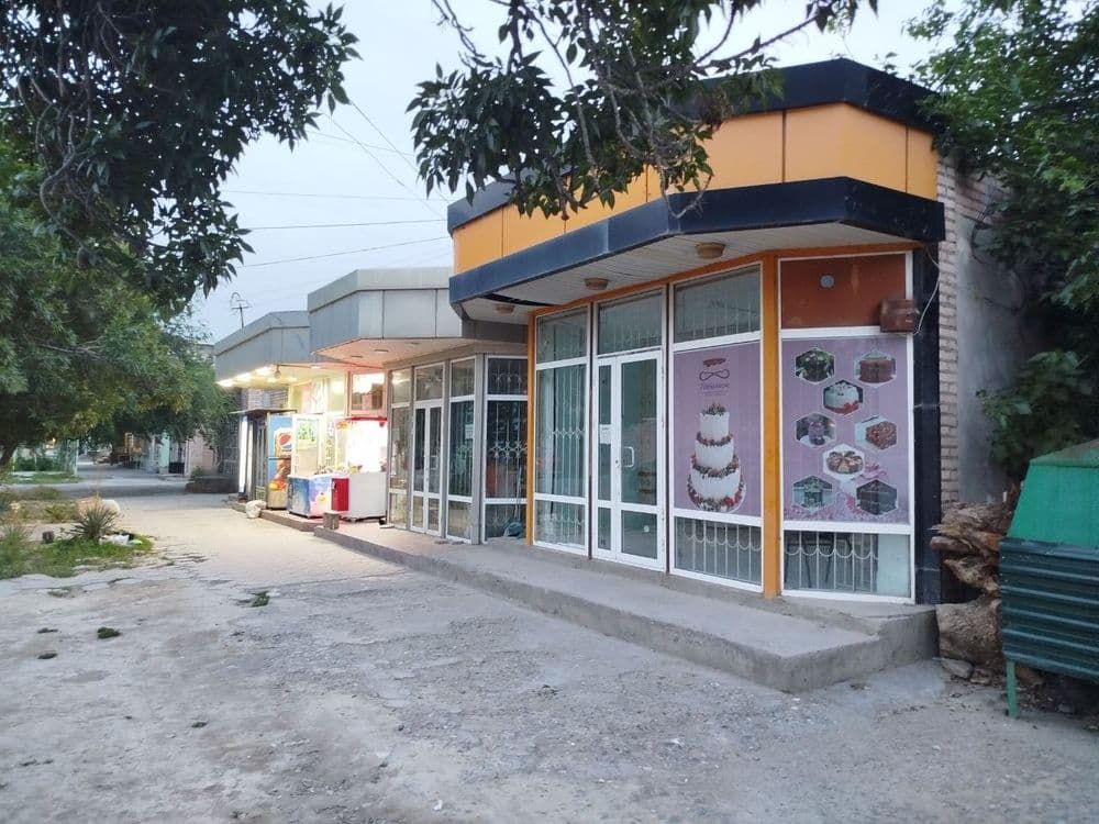 Yangiyer shahar mikrarayon bozorchada joylashgan do'kon sotiladi. — 2