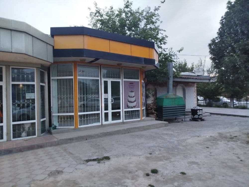 Yangiyer shahar mikrarayon bozorchada joylashgan do'kon sotiladi. — 4
