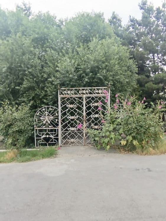 Чойхона Сотилади..Нотурар 3,5 сотых.. ремонт талаб. — 2