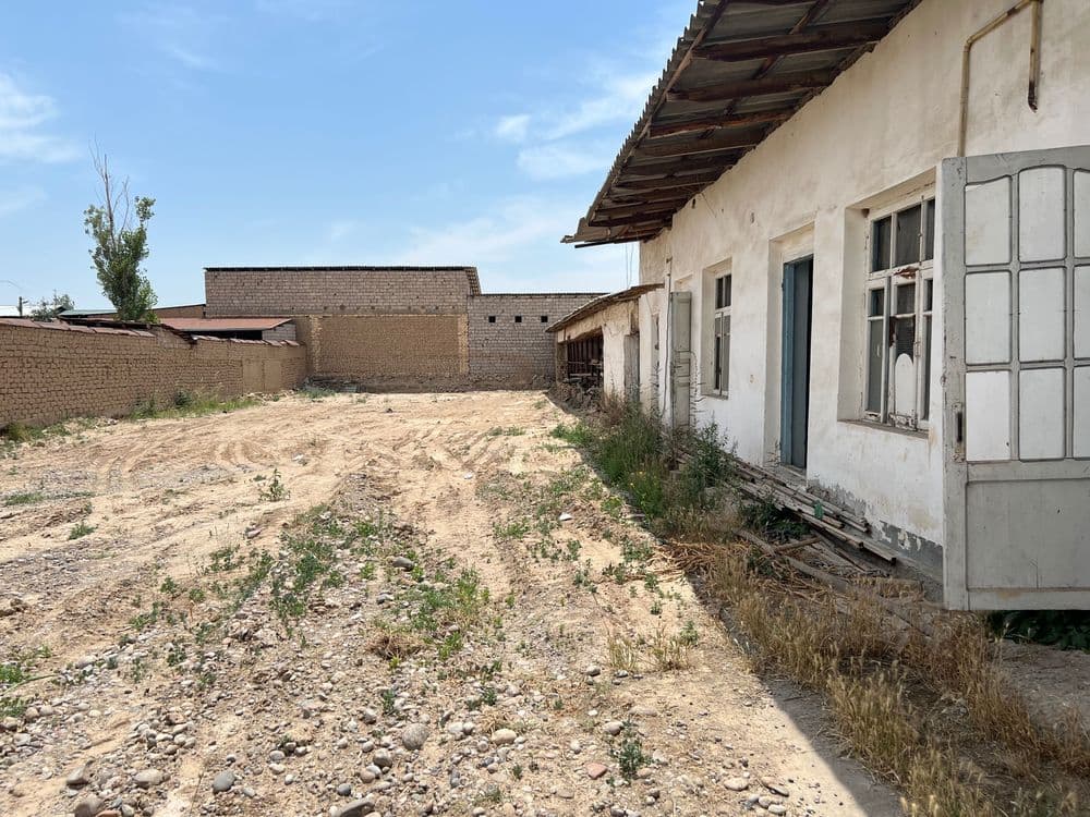 SROCHNA: SOTILADI. Yangiyol shaxar sherdor toyxona orqasida 8-sotix uy — 2