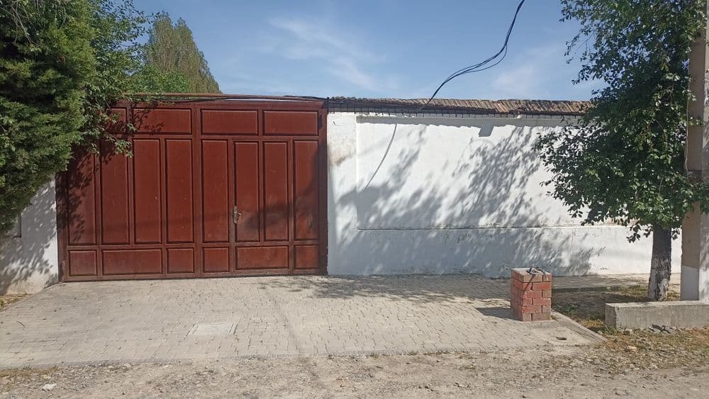 Uy sotiladi 5000 — 2