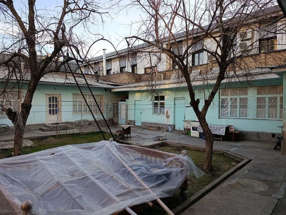 Uy sotiladi uchastka. Shahar markazida — 4
