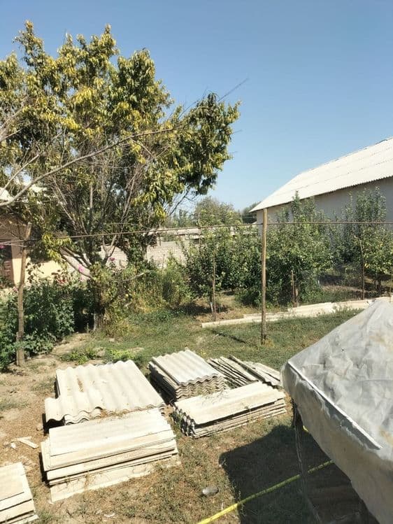 Продается жилой участок с домом цена указана за соток земли — 2