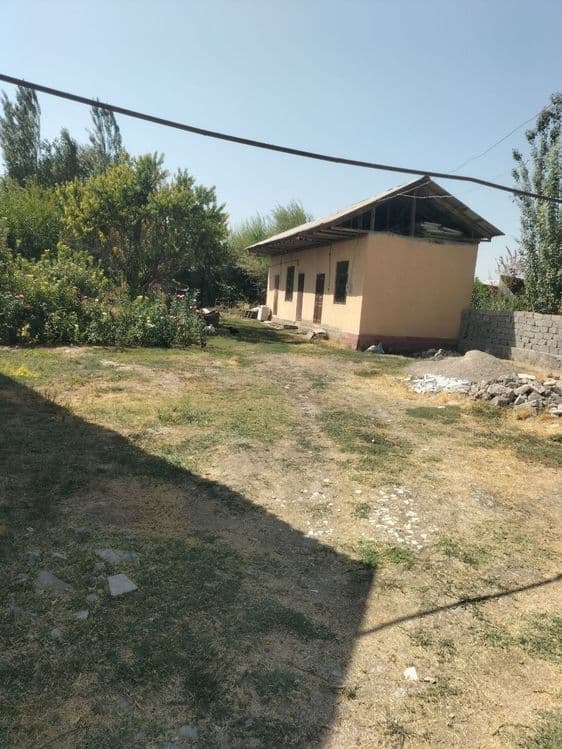 Продается жилой участок с домом цена указана за соток земли — 5