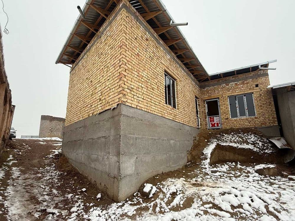 Янги пишган ғиштдан сифатли курилган каробка участка сотилади. — 3