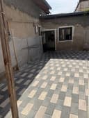 Дом 2.2 сотки .
3 комнаты 
Раздельные