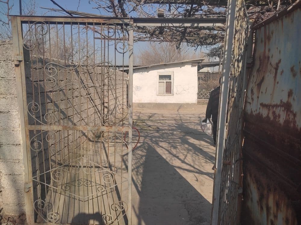 Ховли уй сотилади 5 хона — 6