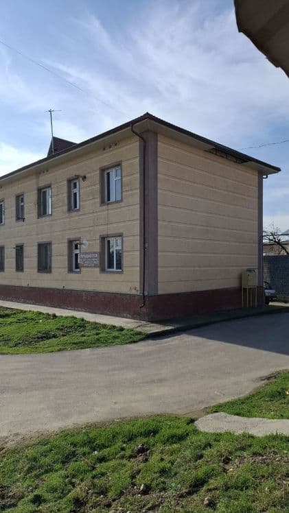 Dom sotiladi 1 etaj 2 xonali 42,5 kv + podvoli bor 4/1 — 1