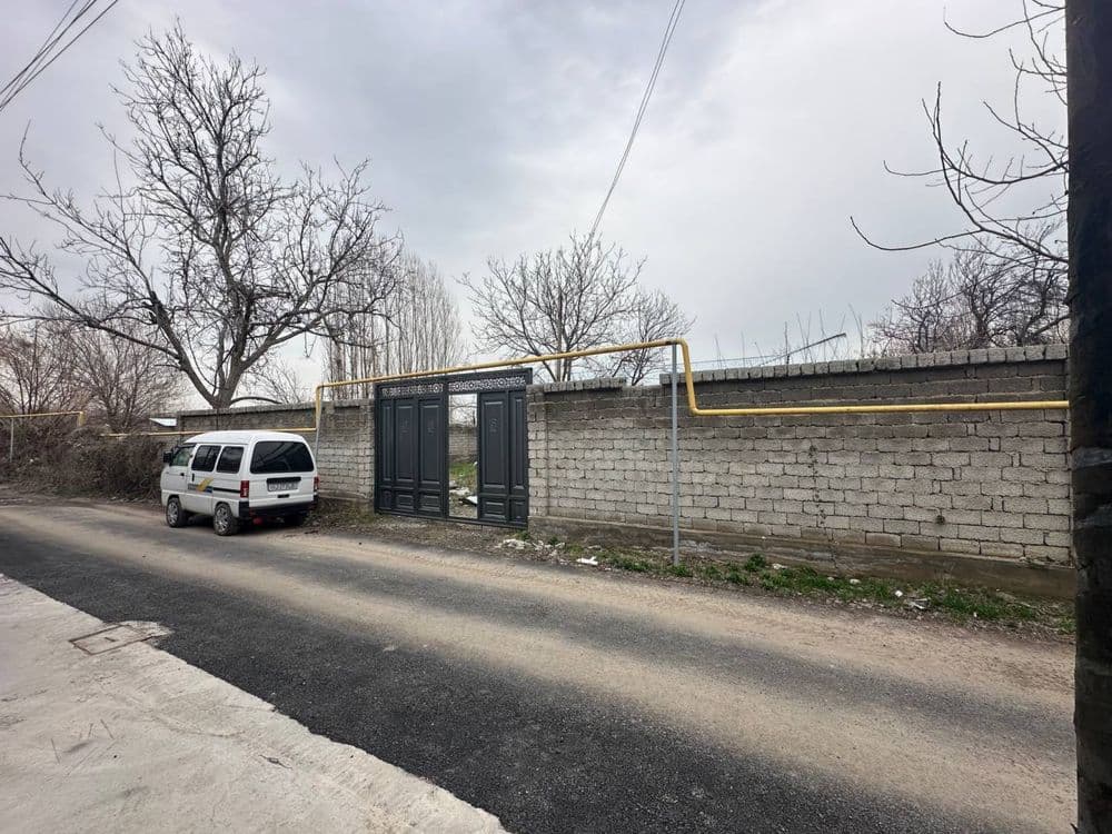 Dala Hovli sotiladi srochna Qibray Mayskiy Zafar obod da Srochna sotil — 1