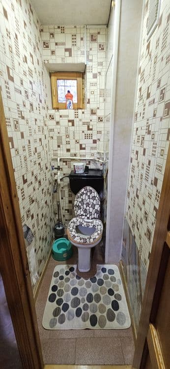 Дом сотилади 2 этажка 1 чи этаж 3 хона — 2