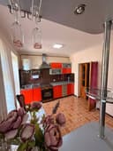 Продаётся  участок с домом 4 сотки  Лакация отличная!