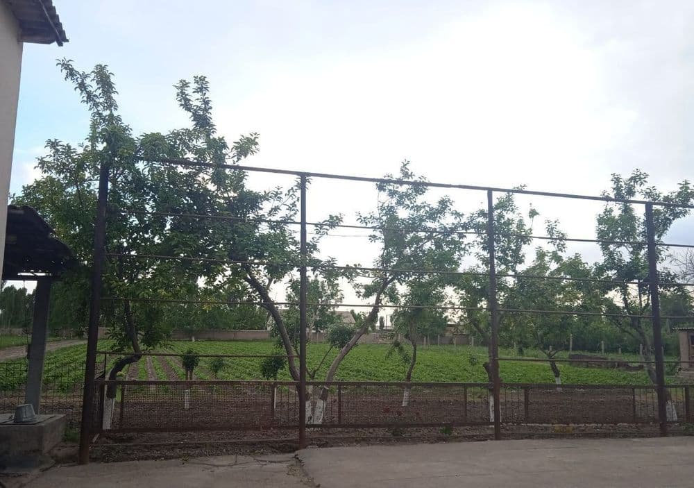 Hovli uy sotiladi — 2