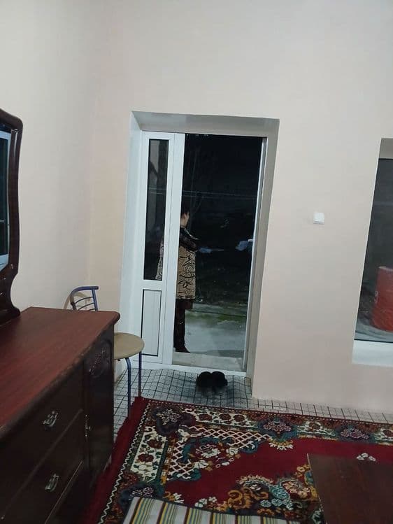 Uy sotiladi 3 xona xovli 4 sotik yer — 4
