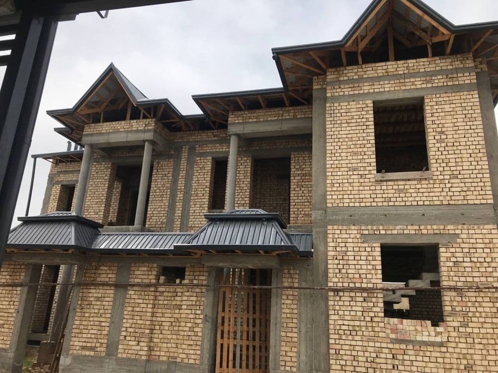 Hovli sotiladi karopka 1 sotix dan yonma yon 2 ta uchaska — 2