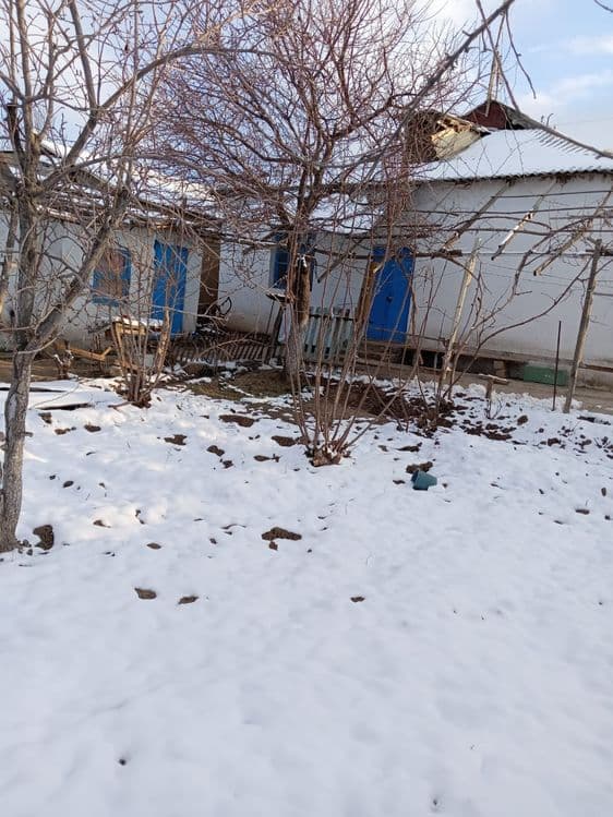 Azadbashda 8sotikli hovli sotiladi — 2