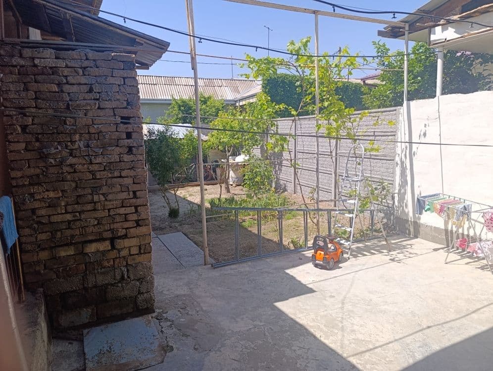 Uchastka 3 sotix — 3