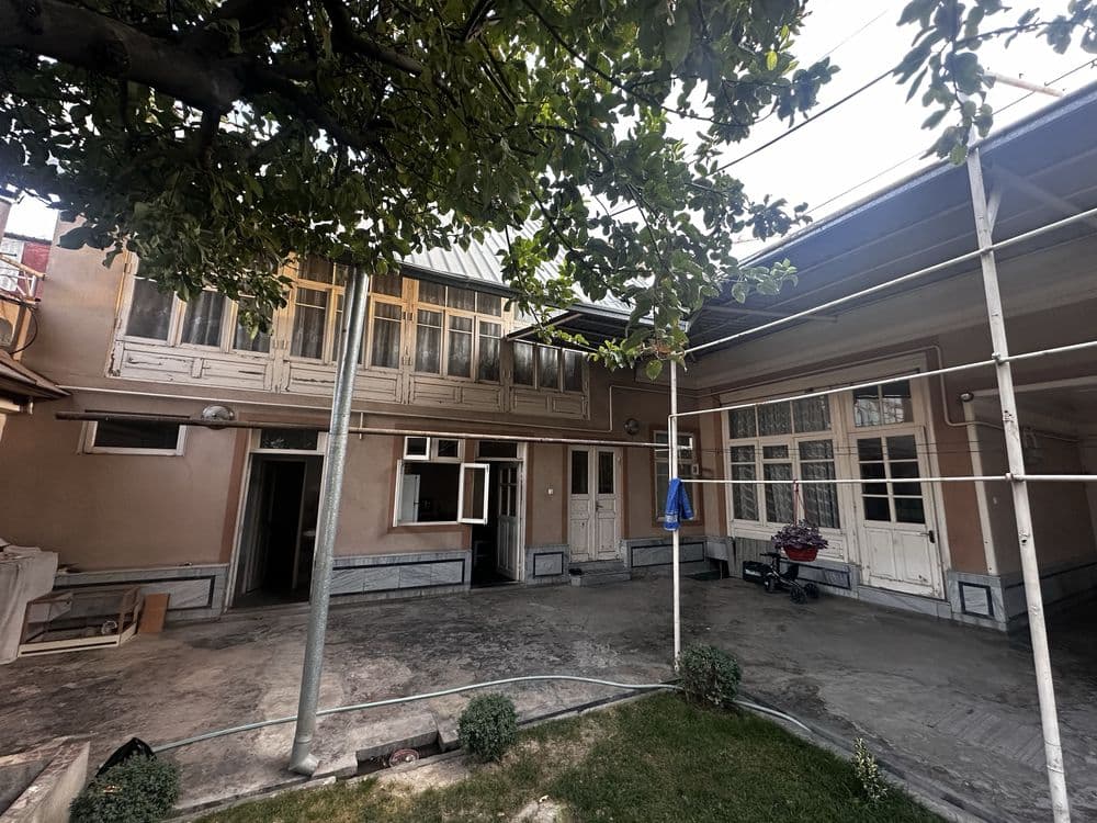 Uyni bir qismi sotiladi — 4