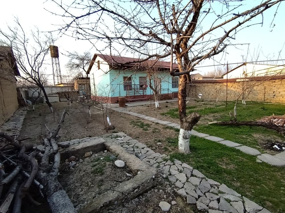 Байткургон уй сотилади . 7 сот. — 2