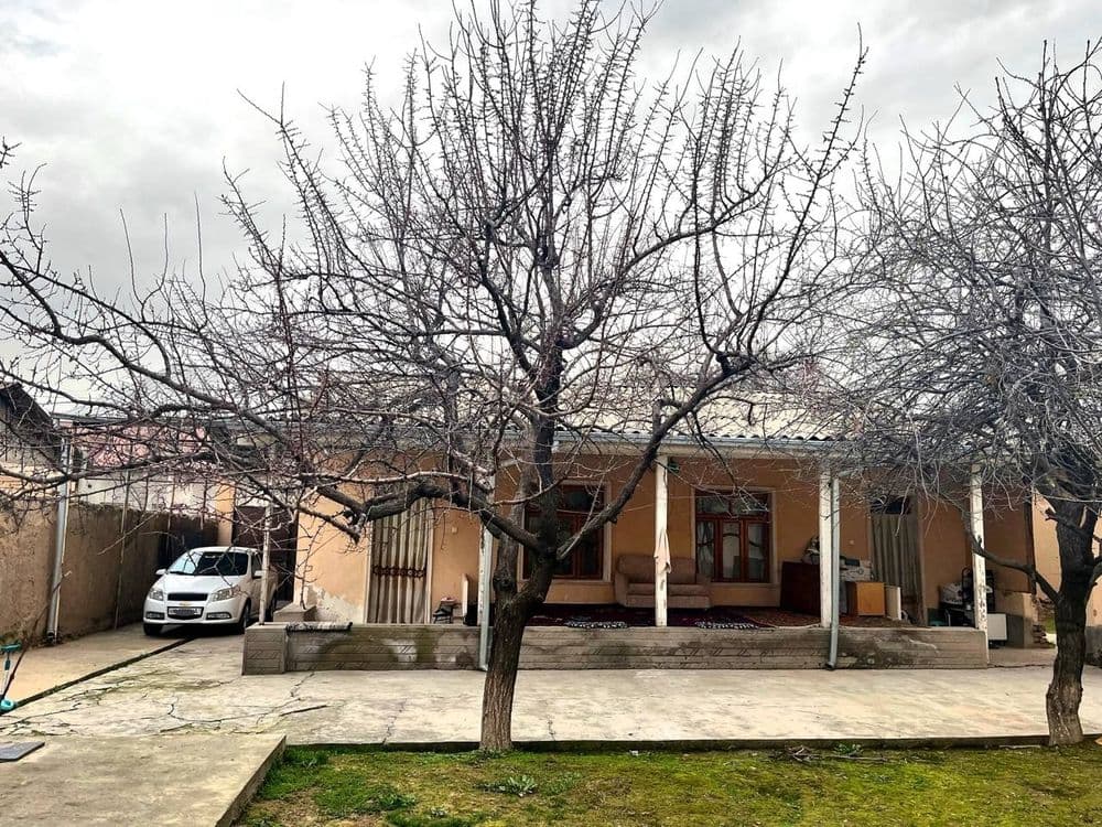 Уй сотилади 7 соток,5 хона. — 1