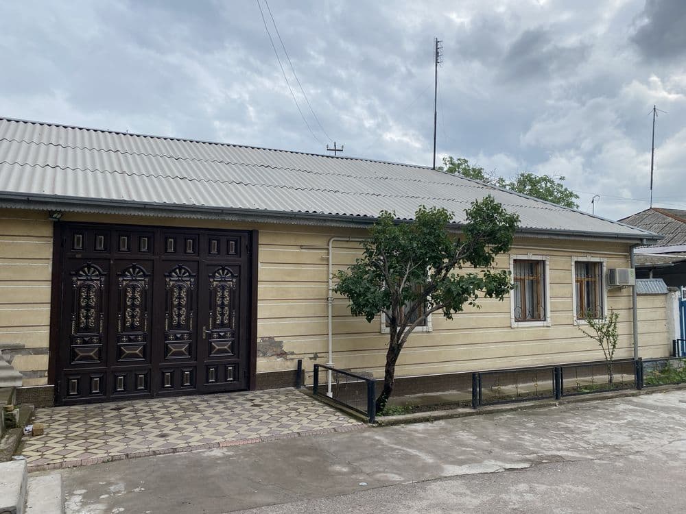 Nurafshon shaxar markazda uy.Toytepa centrda uy — 1