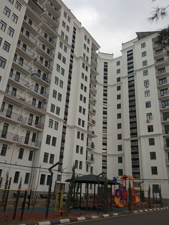 Yangi qurulgan uy 12 qavatli 5-qavatda joylashgan 2 xonali  88.55 kv — 4