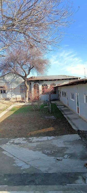 Продаётся дом, более 5.8 по кадастру, по факту 6,5соток  со всеми усло — 1