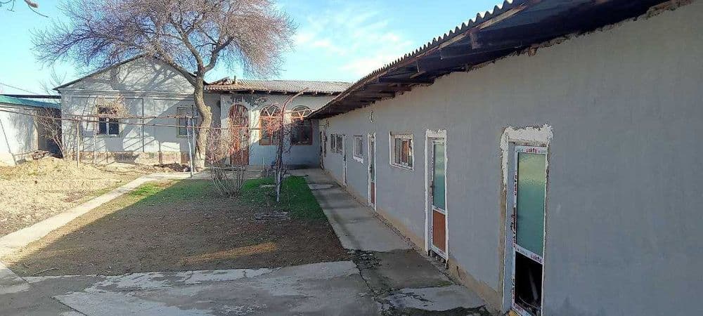 Продаётся дом, более 5.8 по кадастру, по факту 6,5соток  со всеми усло — 3