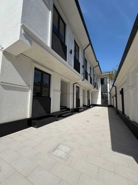Гофур Гулом, парк Коттедж 3 уровни, 180 кв.м 6 комнат — 1