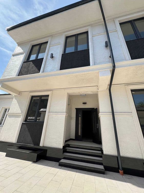 Гофур Гулом, парк Коттедж 3 уровни, 180 кв.м 6 комнат — 2