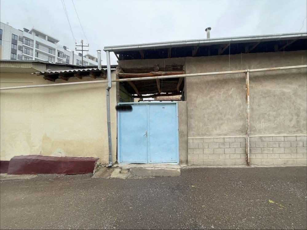 Uy hovli Srochniyga sotiladi eski shaharda — 2