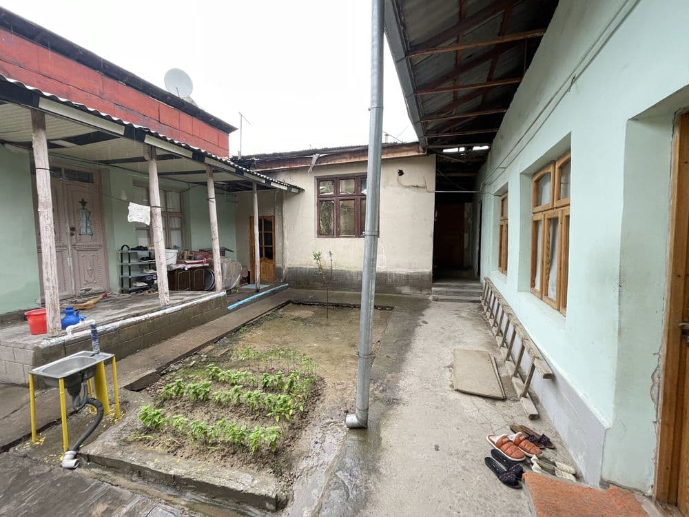 Uy hovli Srochniyga sotiladi eski shaharda — 5