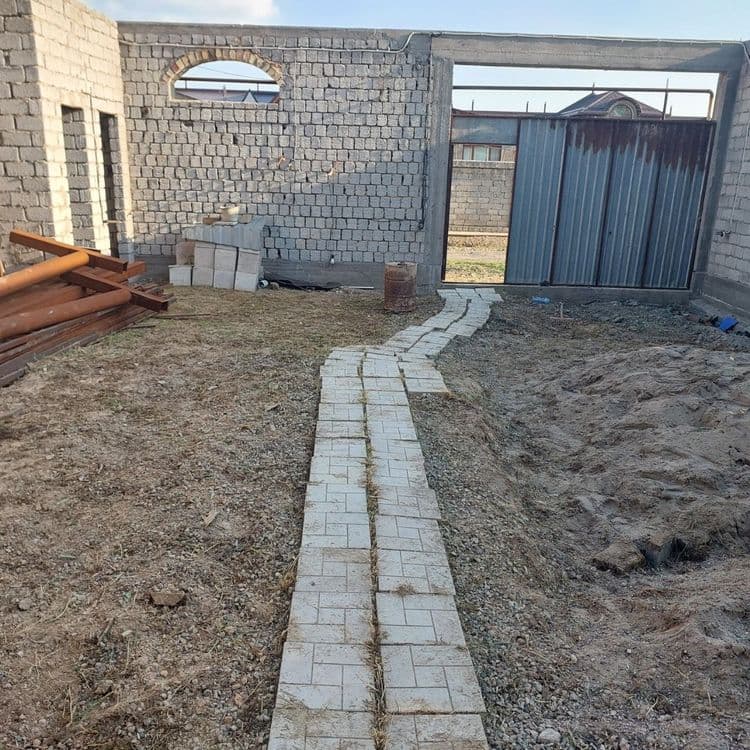 Продаётся свой участок 3.3 сотки, 1,5 км от поста. Возможно в ипотеку — 3