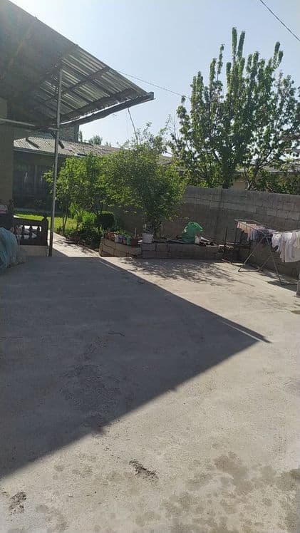 Uy sotiladi. Yakkasaroy — 1
